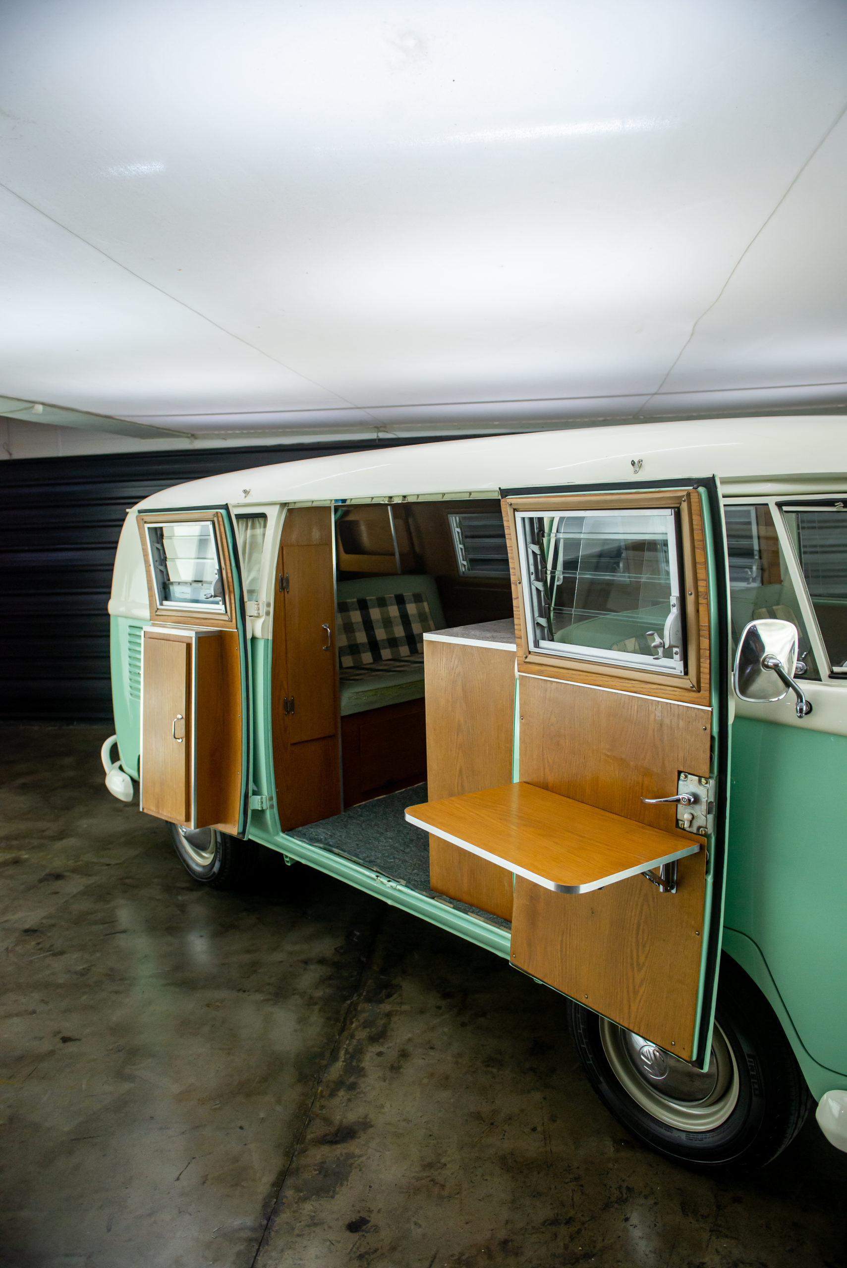1966 VW Kombi Camper Alemã Venda Compra The Garage For Sale