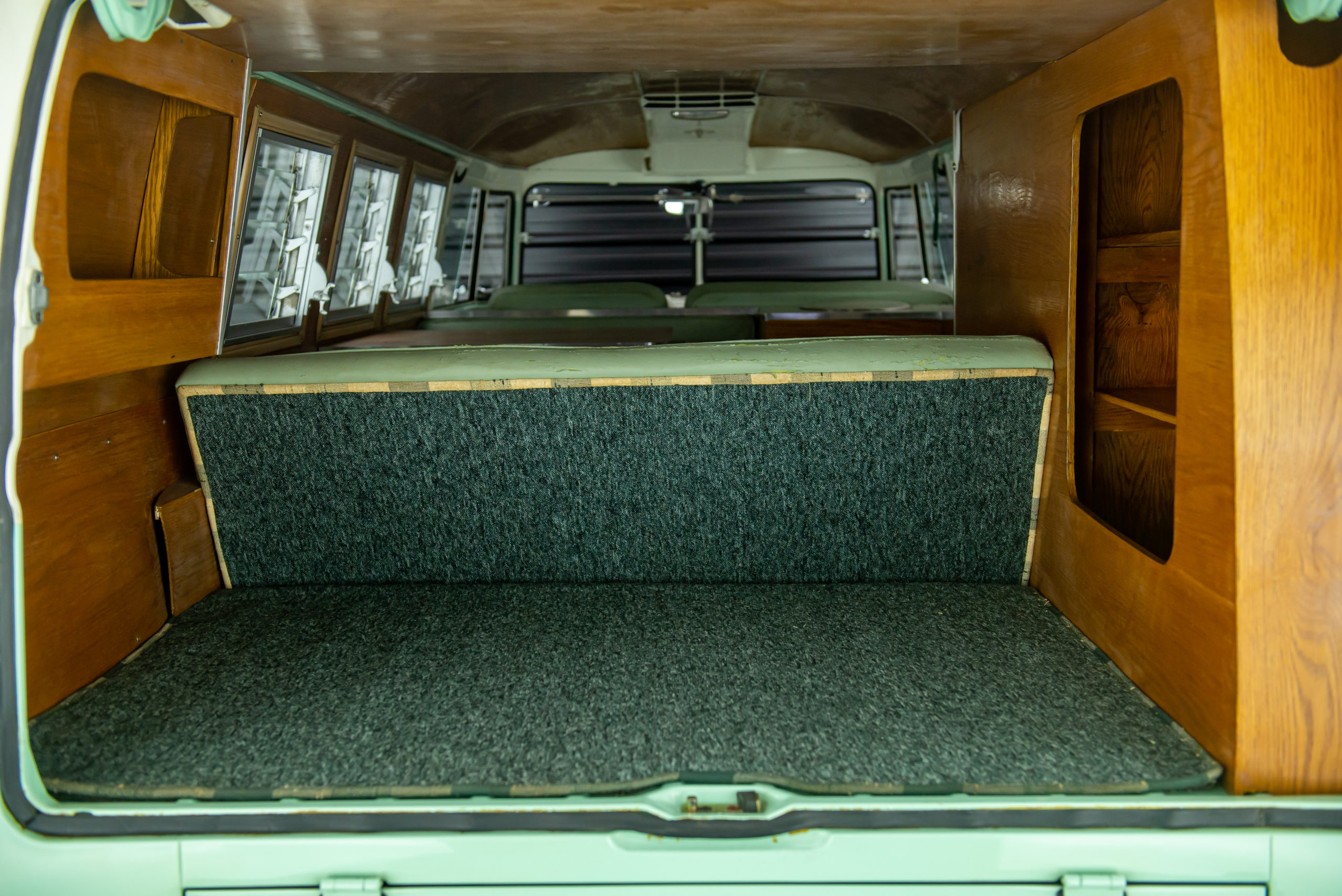 1966 VW Kombi Camper Alemã Venda Compra The Garage For Sale