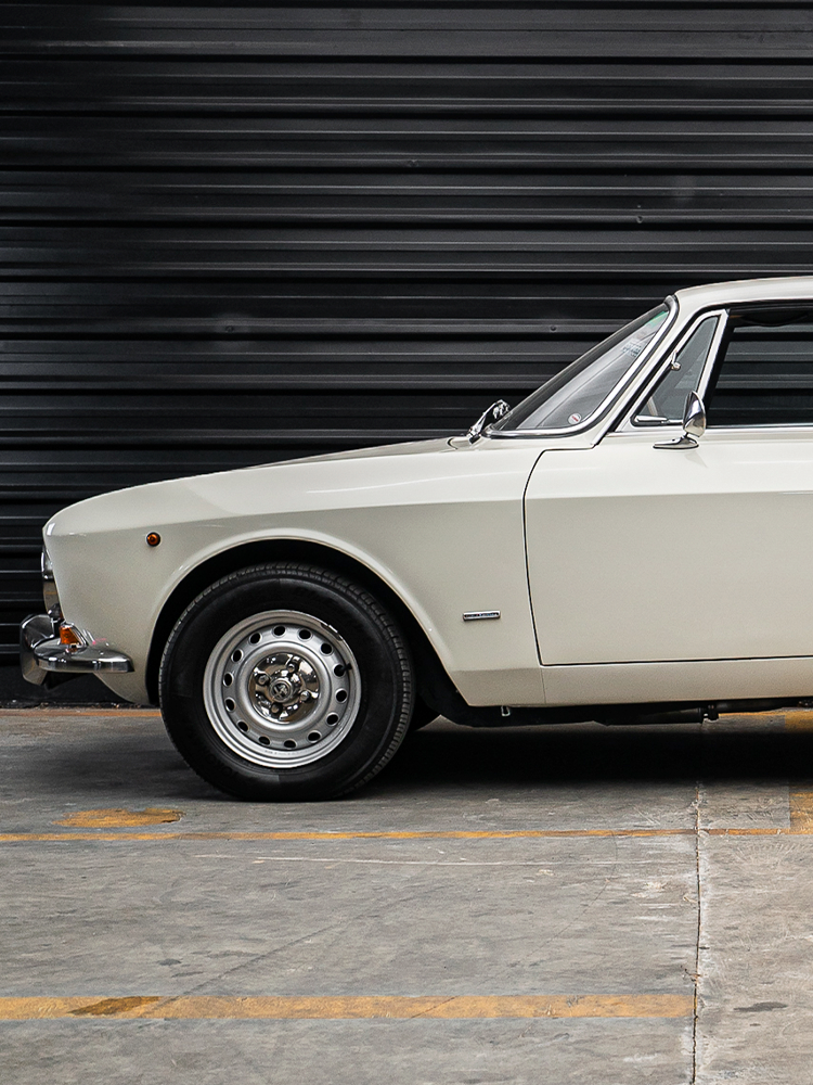 1974 Alfa Romeo GTV 2000 Venda Compra The Garage For Sale