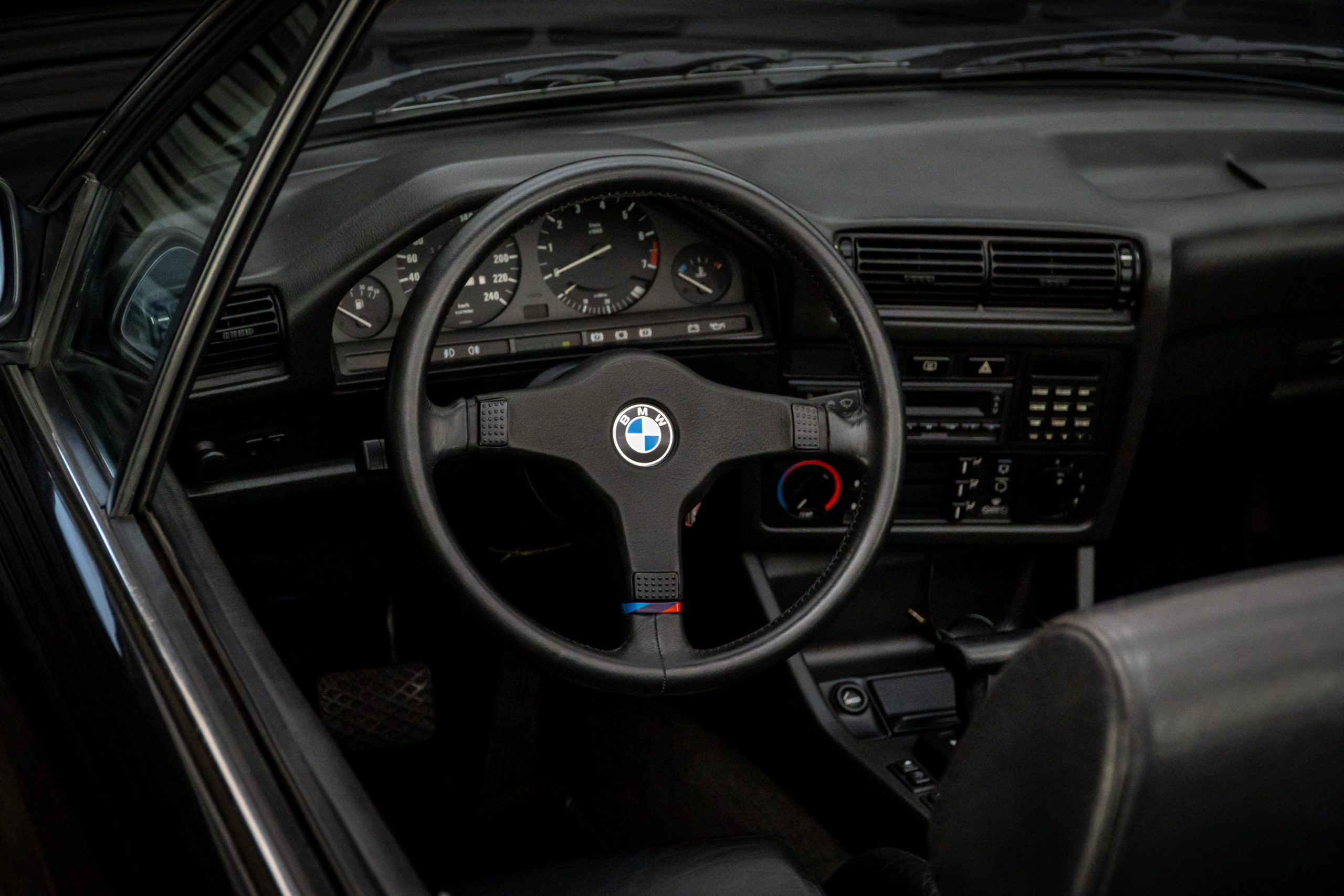 1987 BMW 325ia E30 Cabrio M-Technik Venda Compra The Garage For Sale