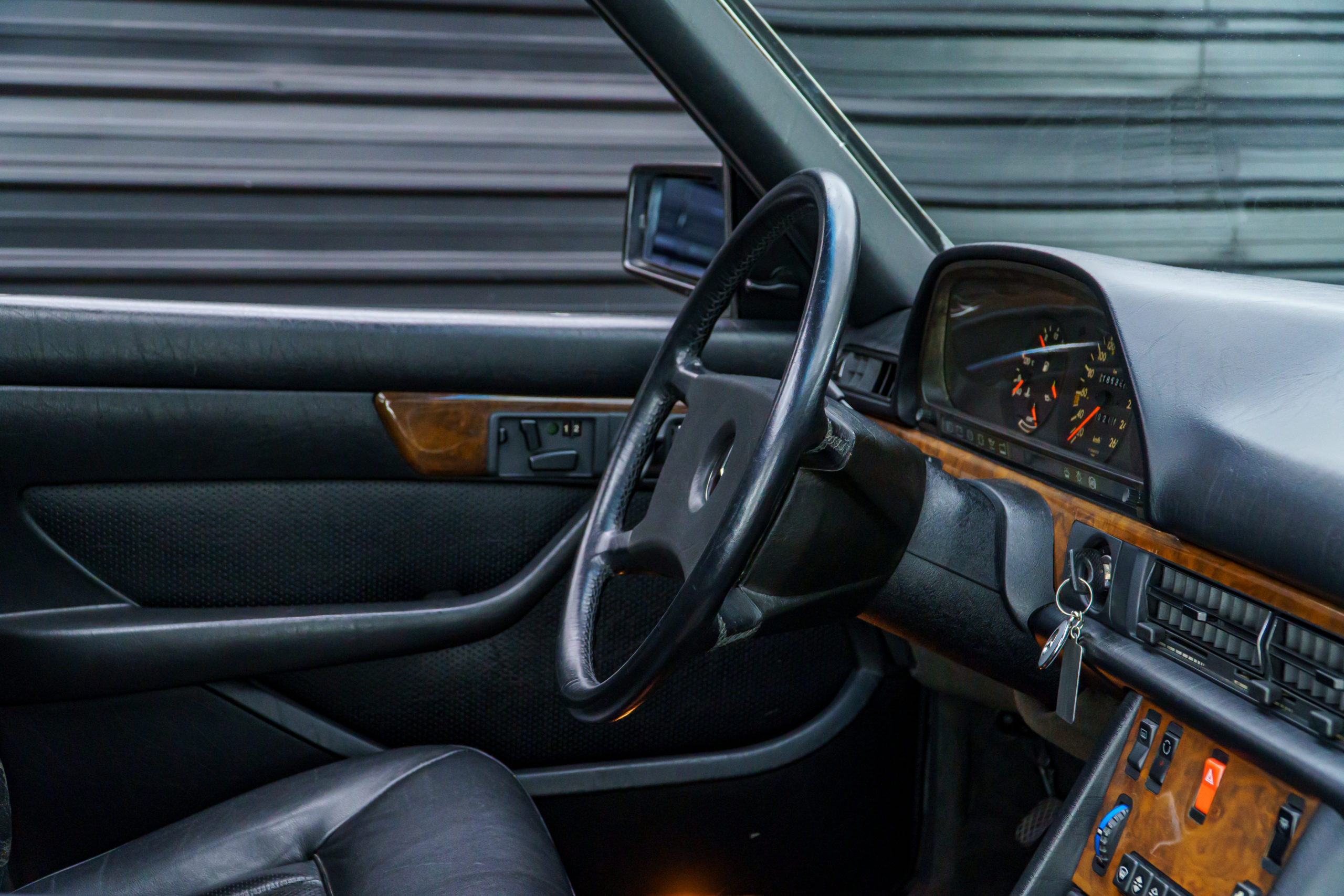 1988 Mercedes-Benz 560 SEL Venda Compra The Garage For Sale