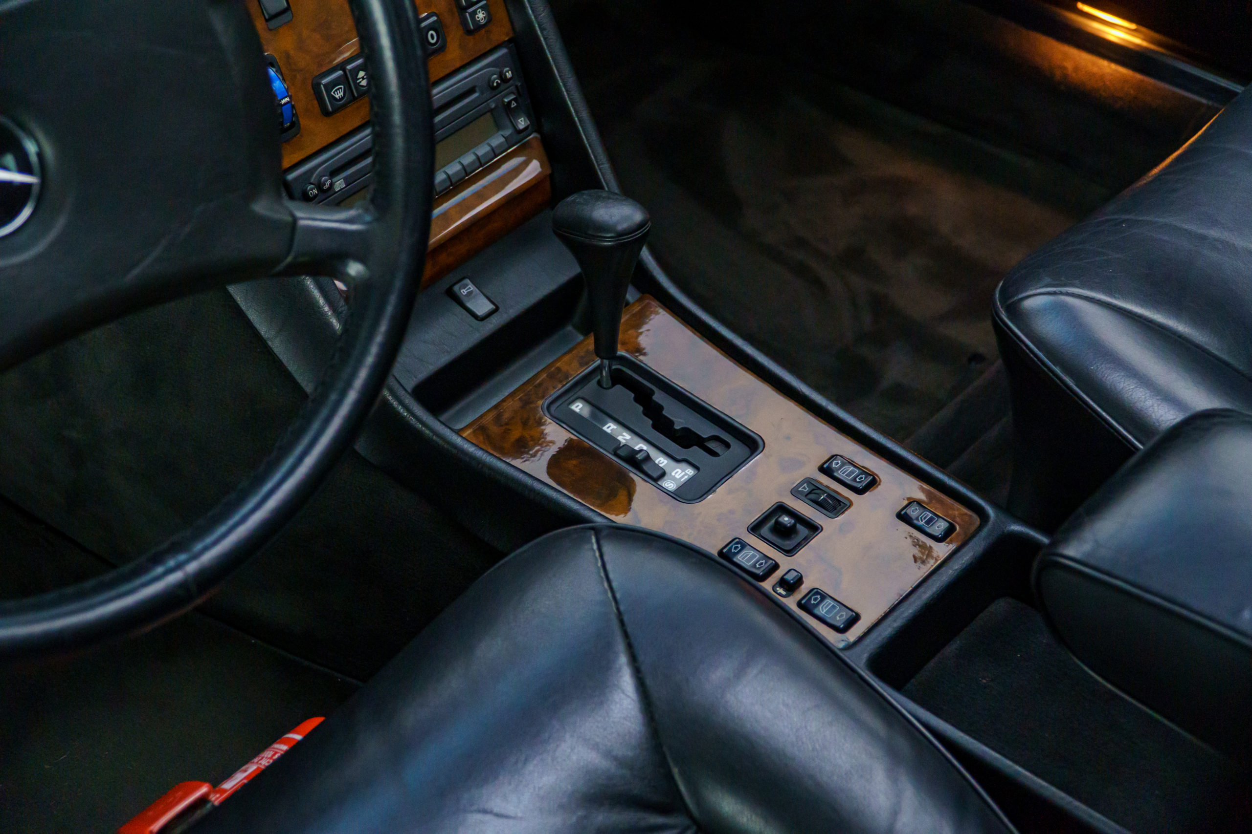 1988 Mercedes-Benz 560 SEL Venda Compra The Garage For Sale