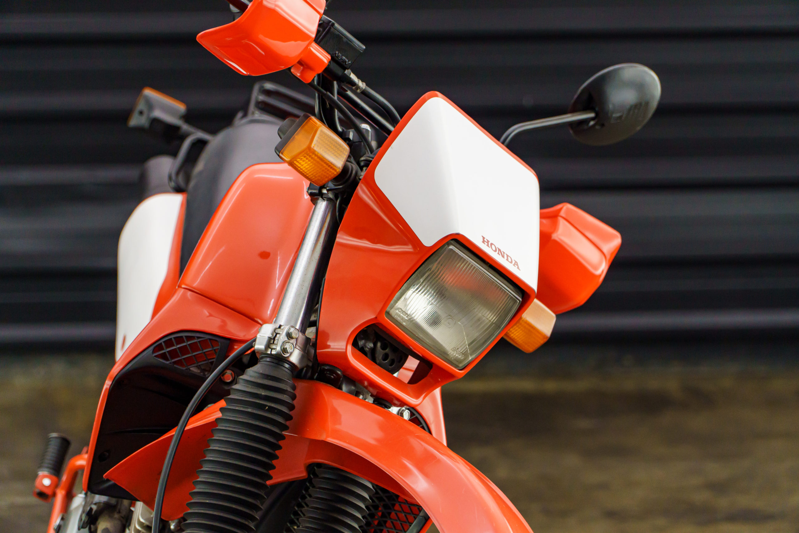 1988 Honda XLX 350 – 21.000 km Venda Compra The Garage For Sale
