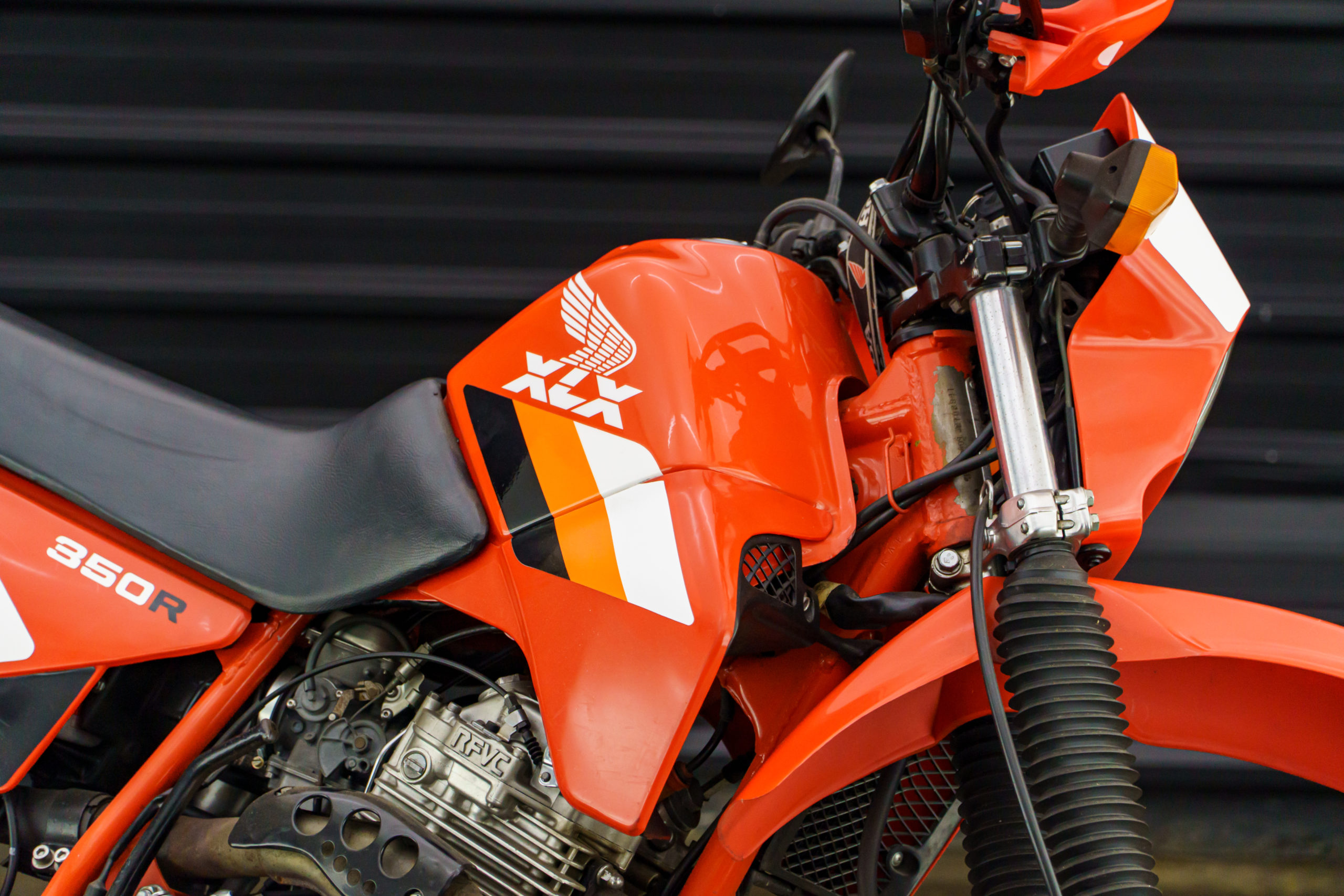 1988 Honda XLX 350 – 21.000 km Venda Compra The Garage For Sale