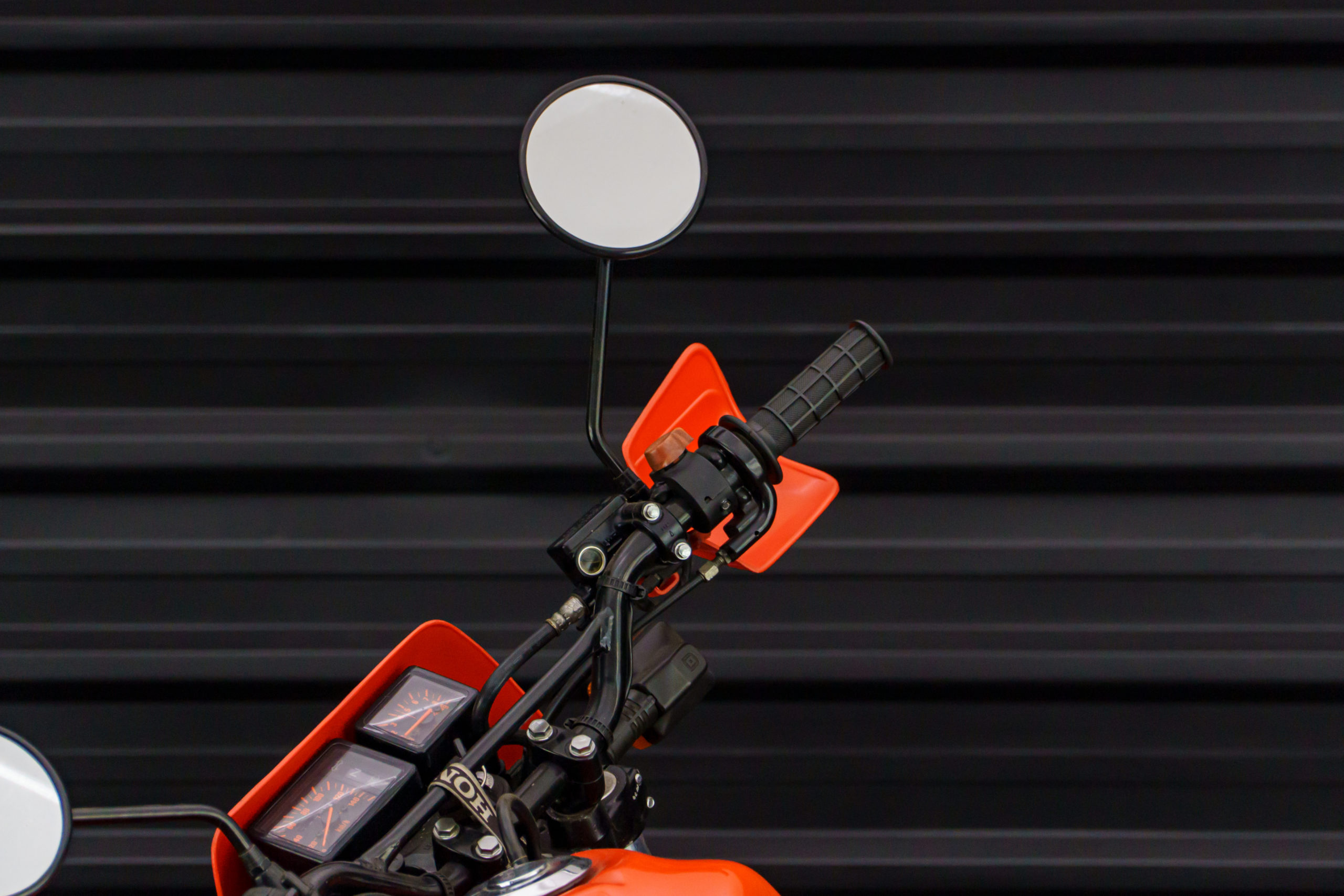 1988 Honda XLX 350 – 21.000 km Venda Compra The Garage For Sale