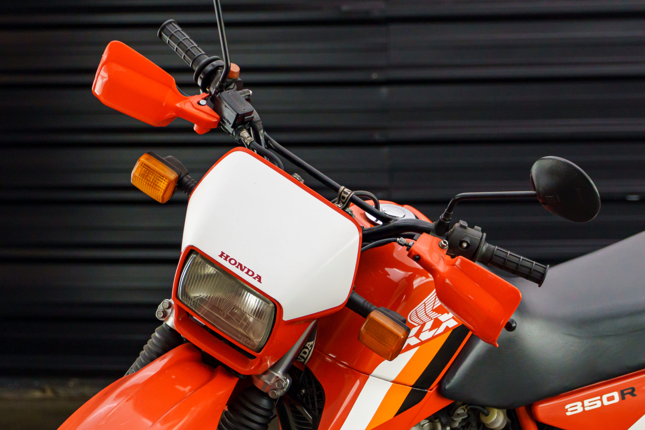 1988 Honda XLX 350 – 21.000 km Venda Compra The Garage For Sale