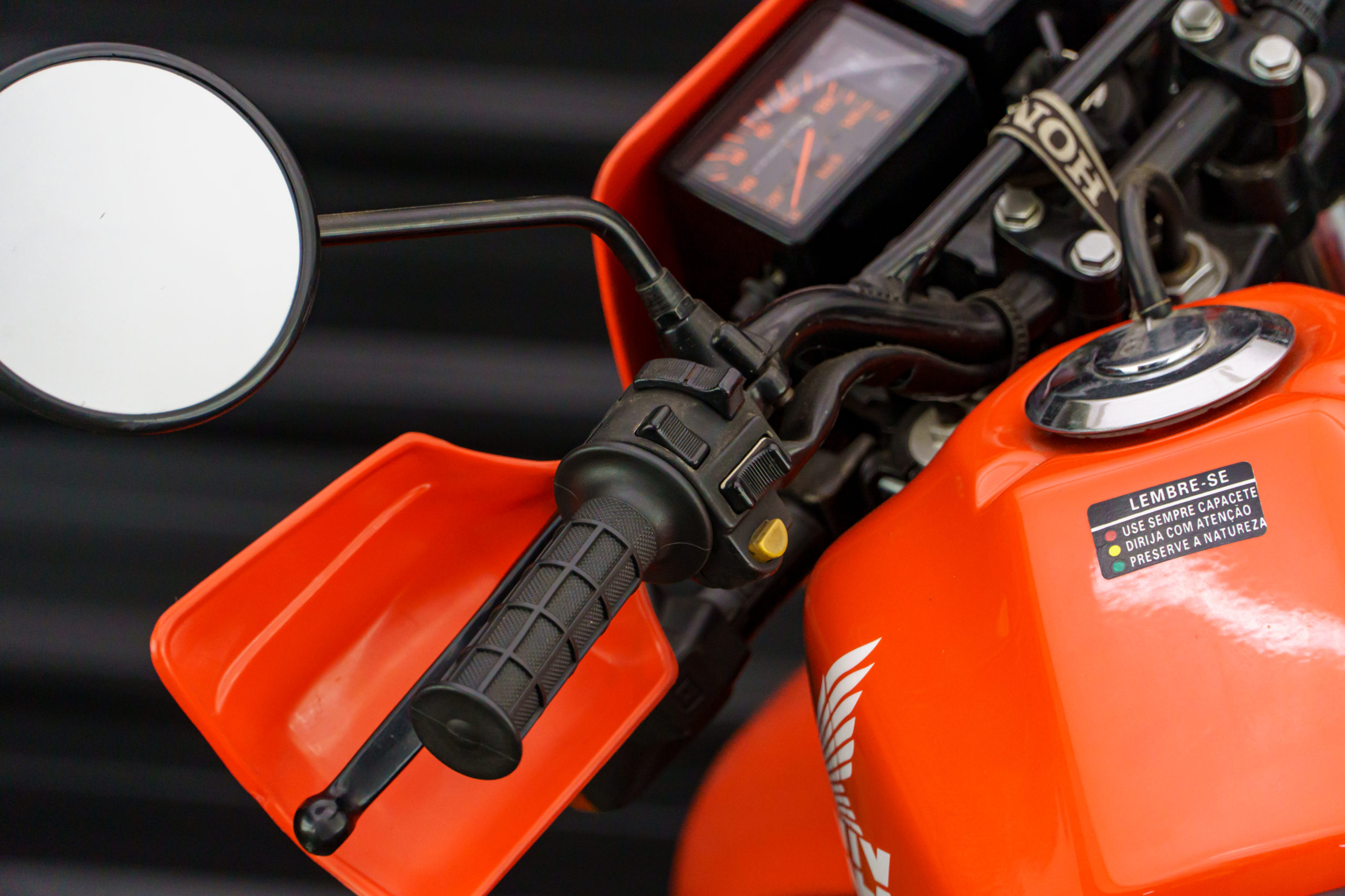 1988 Honda XLX 350 – 21.000 km Venda Compra The Garage For Sale
