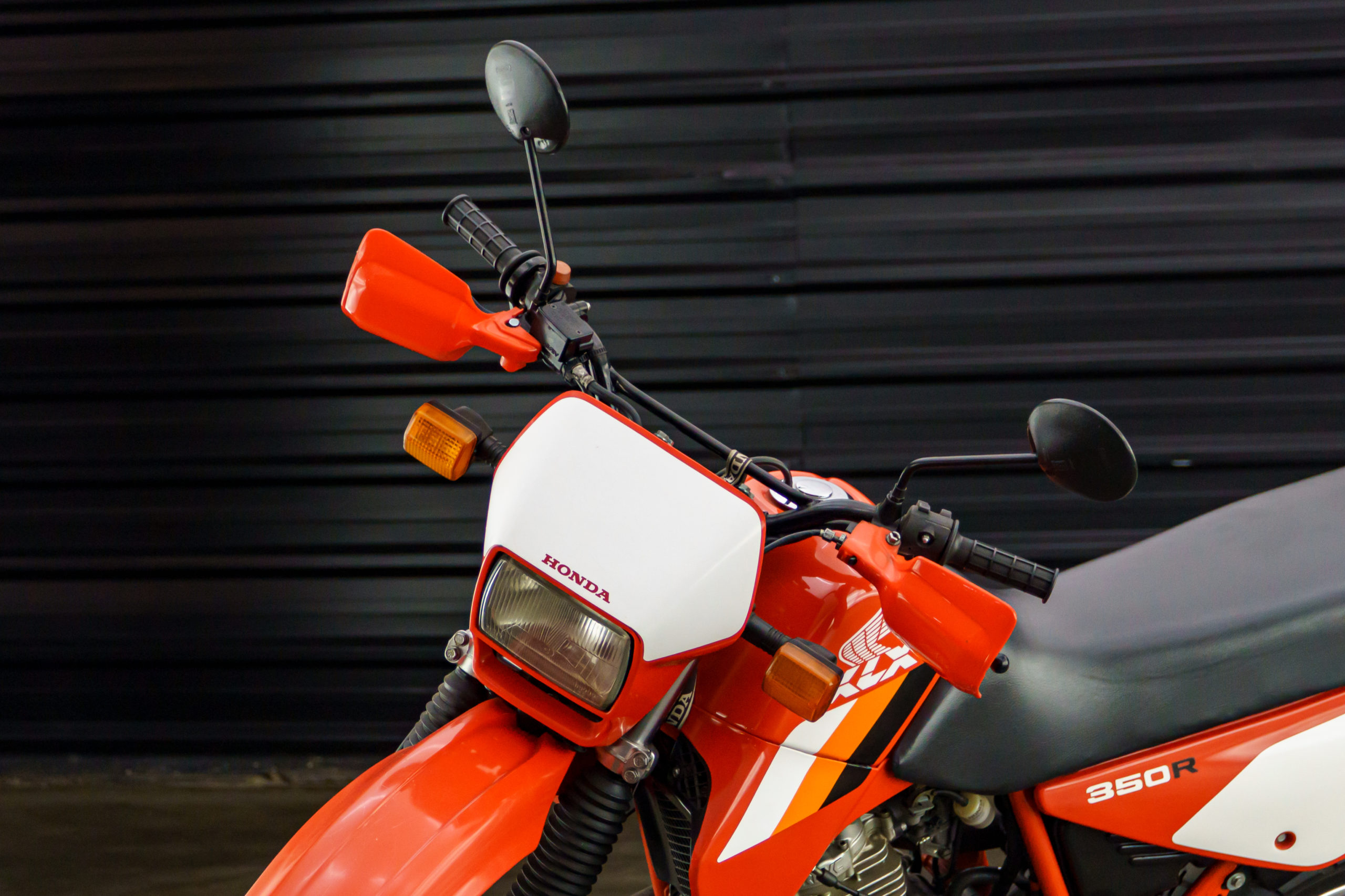 1988 Honda XLX 350 – 21.000 km Venda Compra The Garage For Sale
