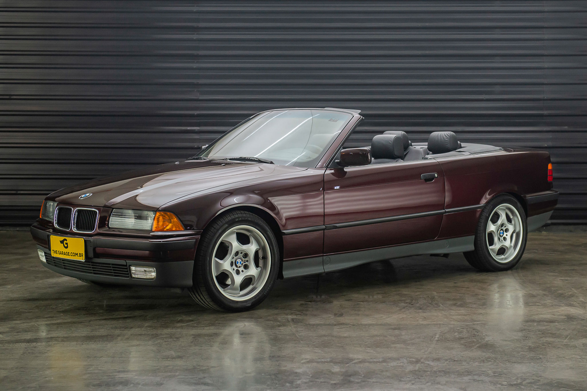 1993-BMW-325i-conversivel-a-venda-sao-paulo-sp-for-sale-the-garage-classicos-a-melhor-loja-de-carros-antigos-acervo-de-carros