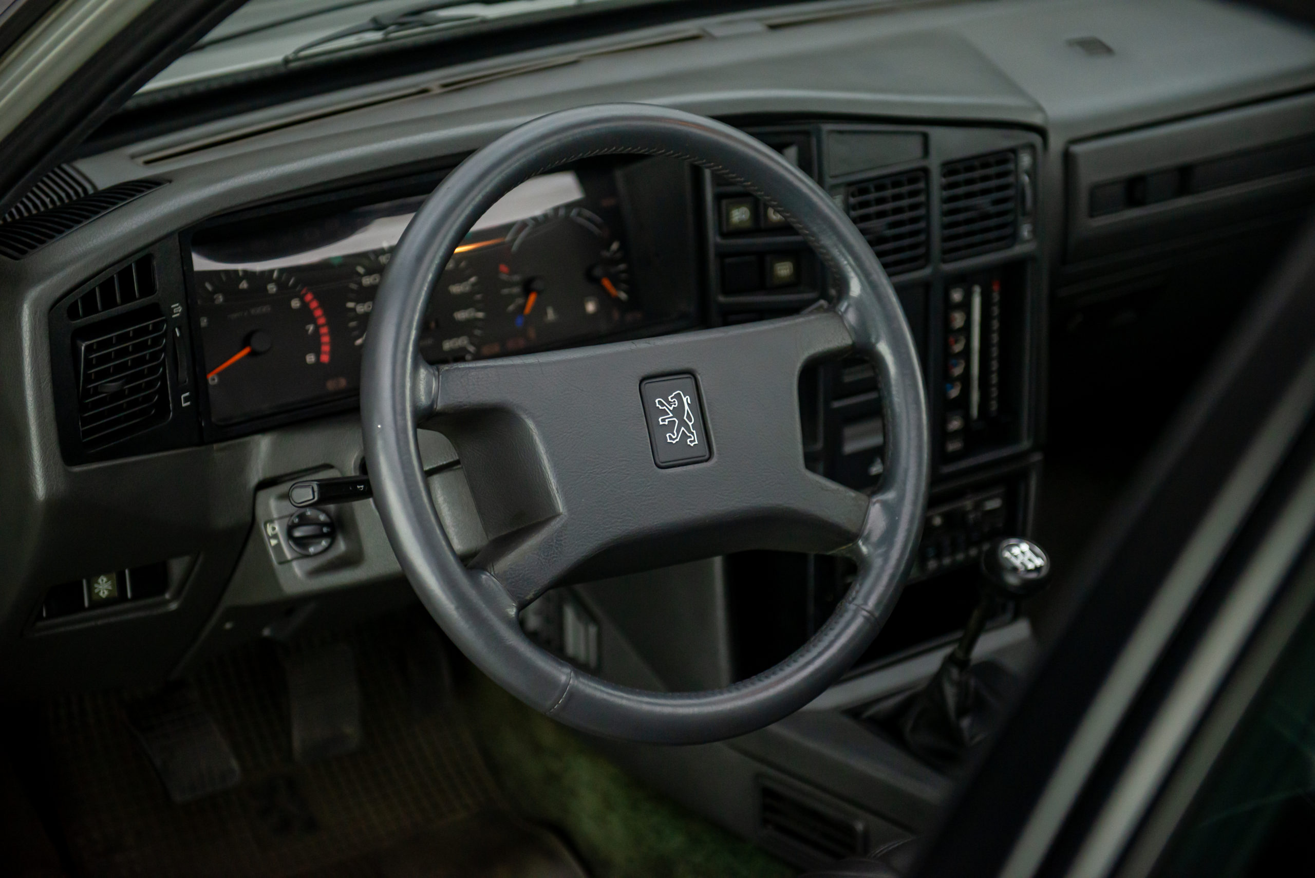 1993 Peugeot 505 SRI Venda Compra The Garage For Sale
