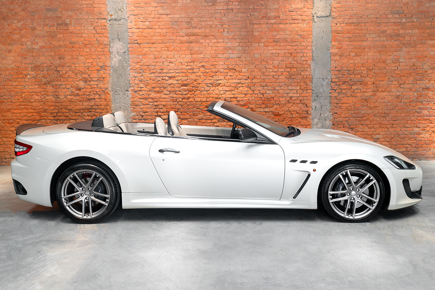 2013 Maserati Grancabrio Venda Compra The Garage For Sale