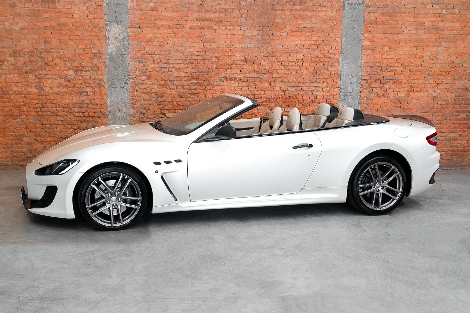 2013 Maserati Grancabrio Venda Compra The Garage For Sale