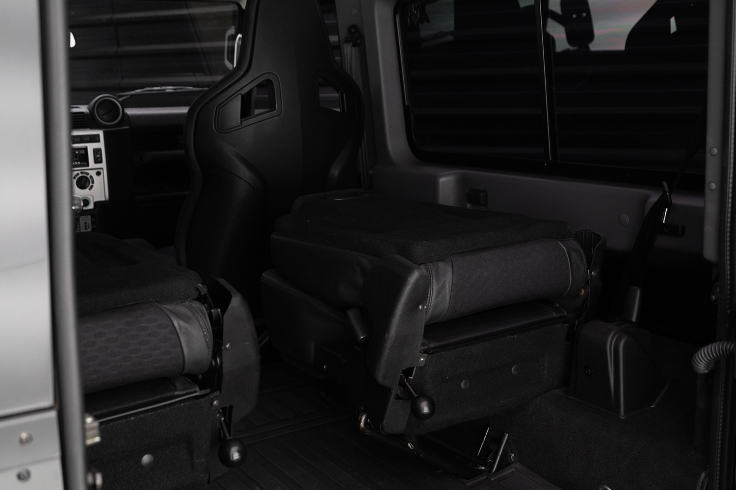 Land Rover Defender 90 Venda Compra The Garage For Sale