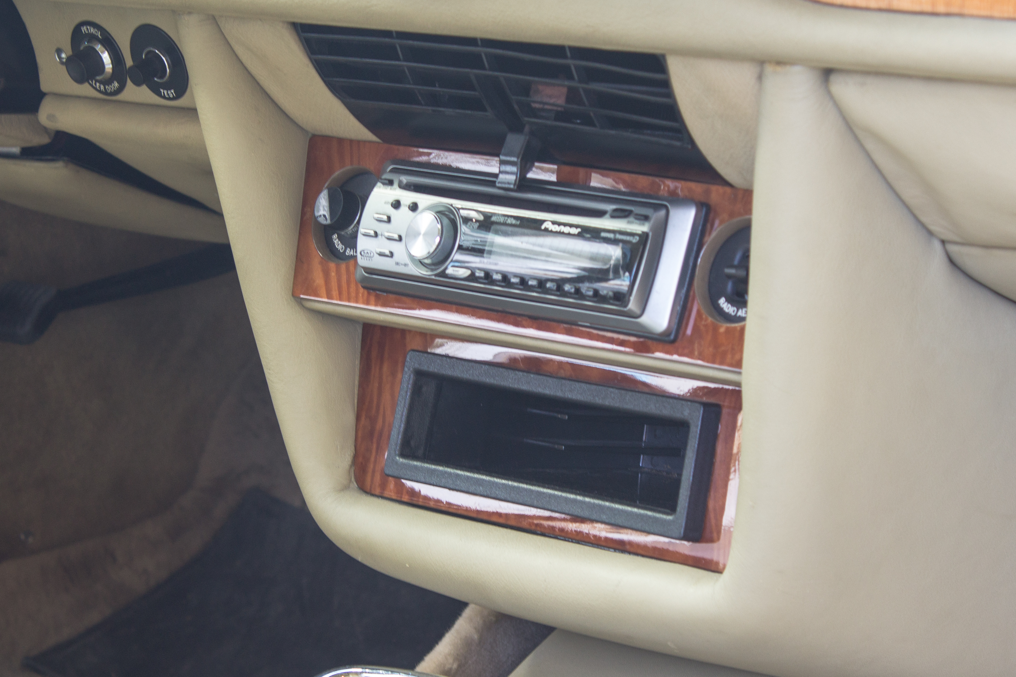 1974 Rolls Royce Corniche Coupe Venda Compra The Garage For Sale