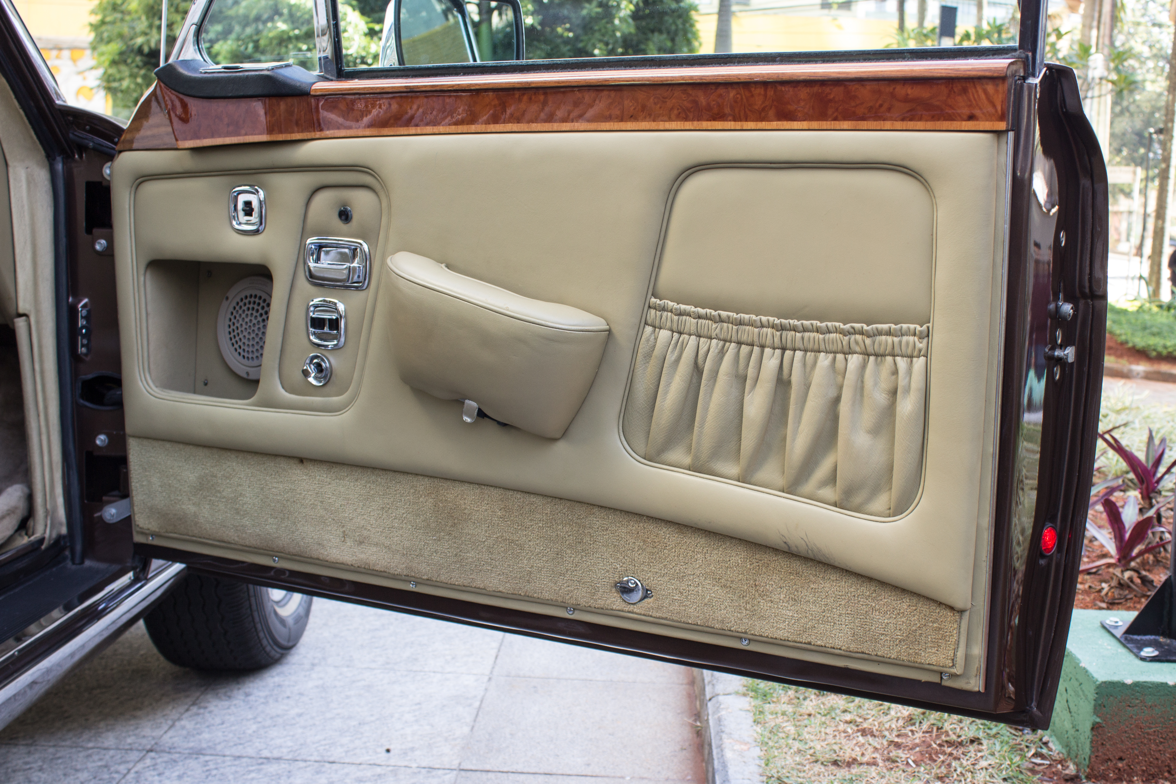 1974 Rolls Royce Corniche Coupe Venda Compra The Garage For Sale