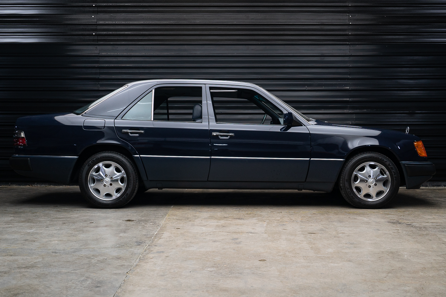 1986 Mercedes-Benz 300 E 1986 Série W124 Venda Compra The Garage For Sale