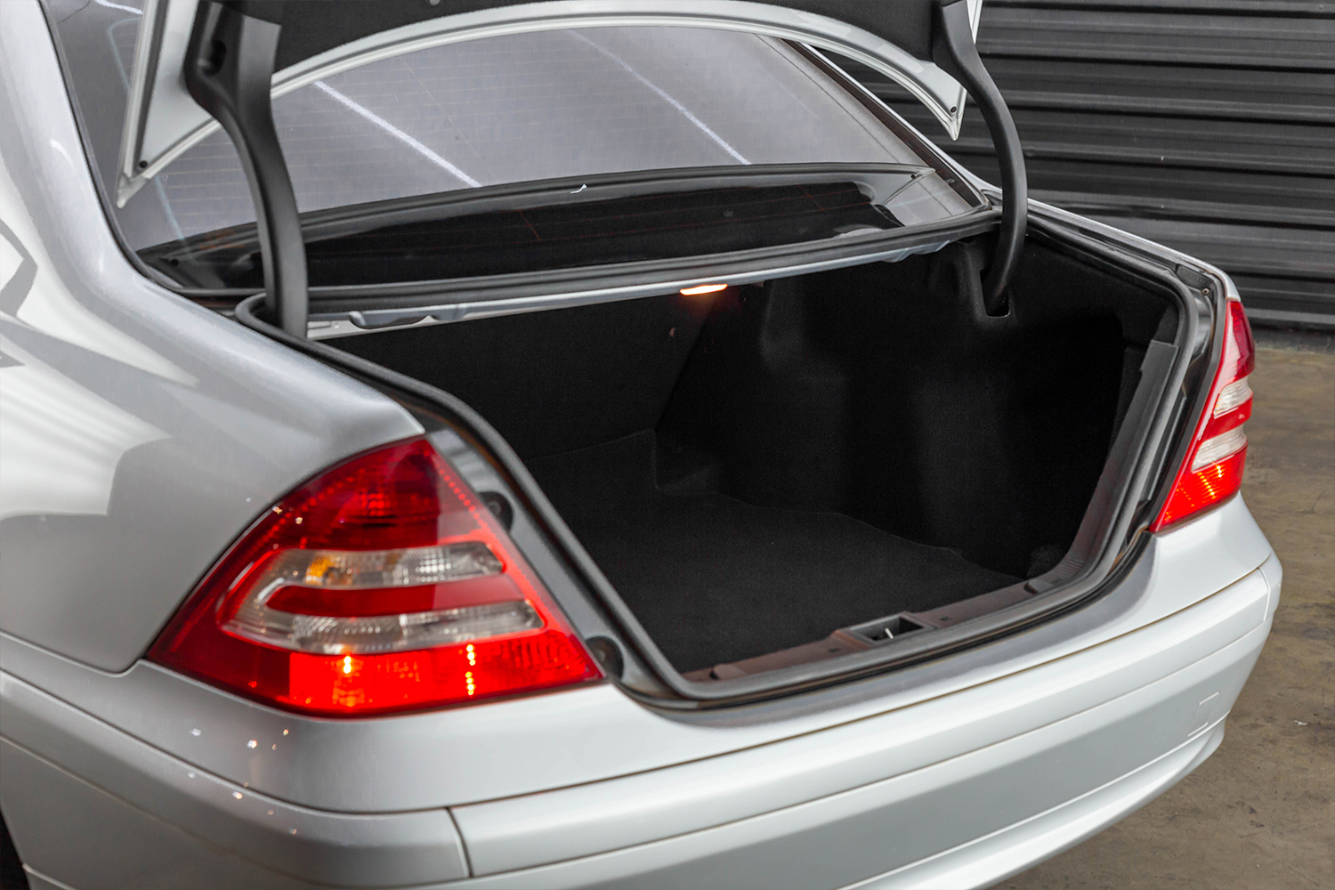 2006 Mercedes Benz C180 Venda Compra The Garage For Sale