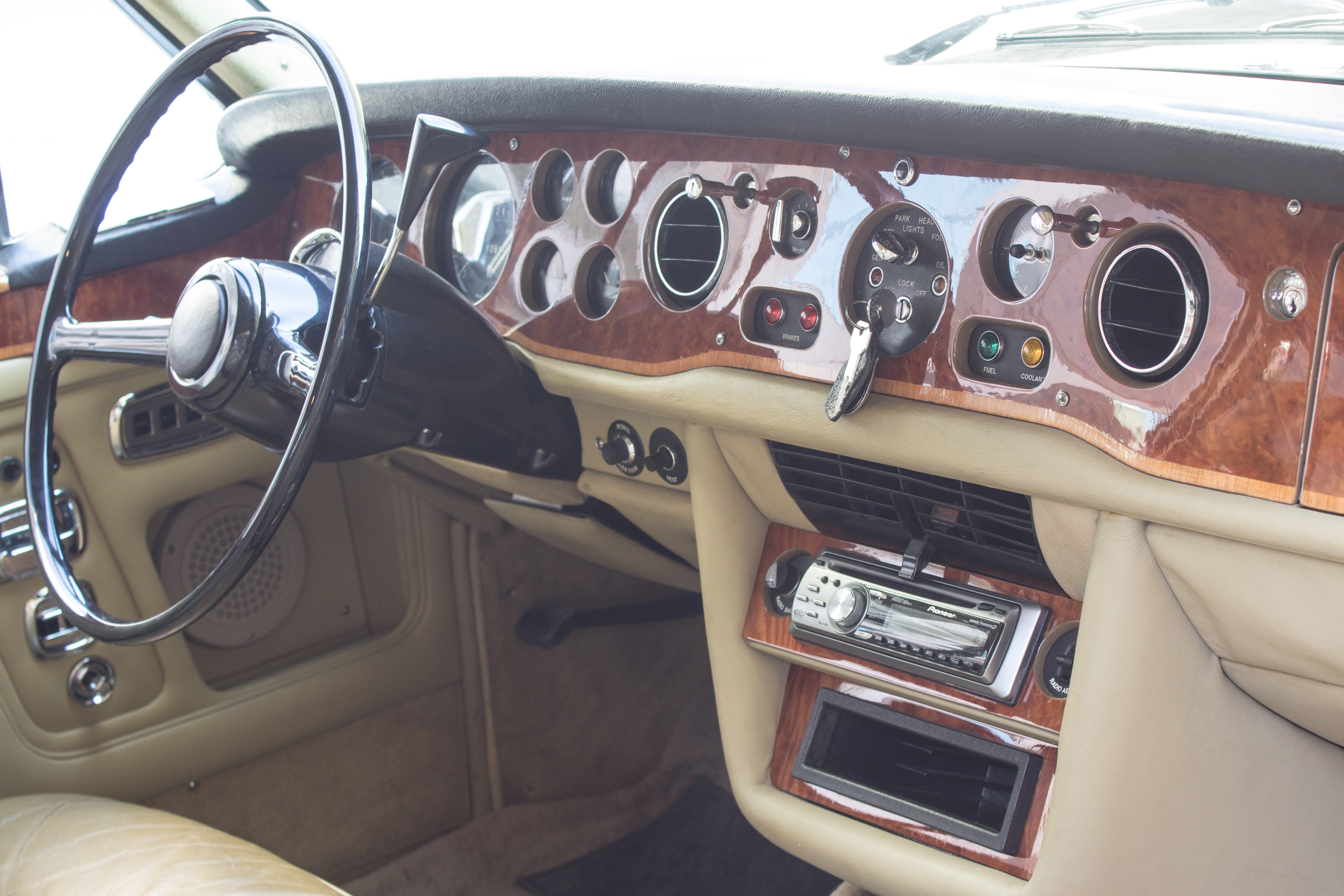 1974 Rolls Royce Corniche Coupe Venda Compra The Garage For Sale